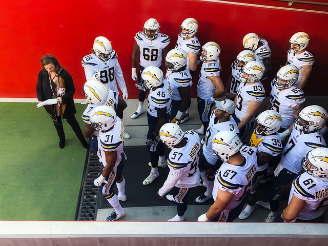 并优先寻求 并优先寻求